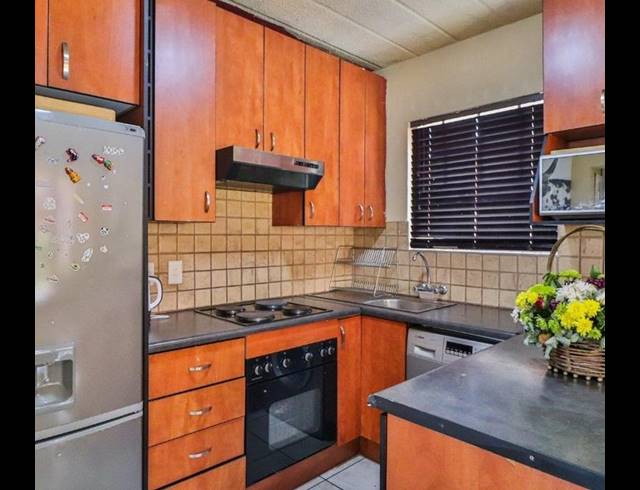 3 BEDROOM TOWNHOUSE FOR SALE IN LINMEYER